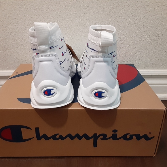 Champion - Picture 3 of 3